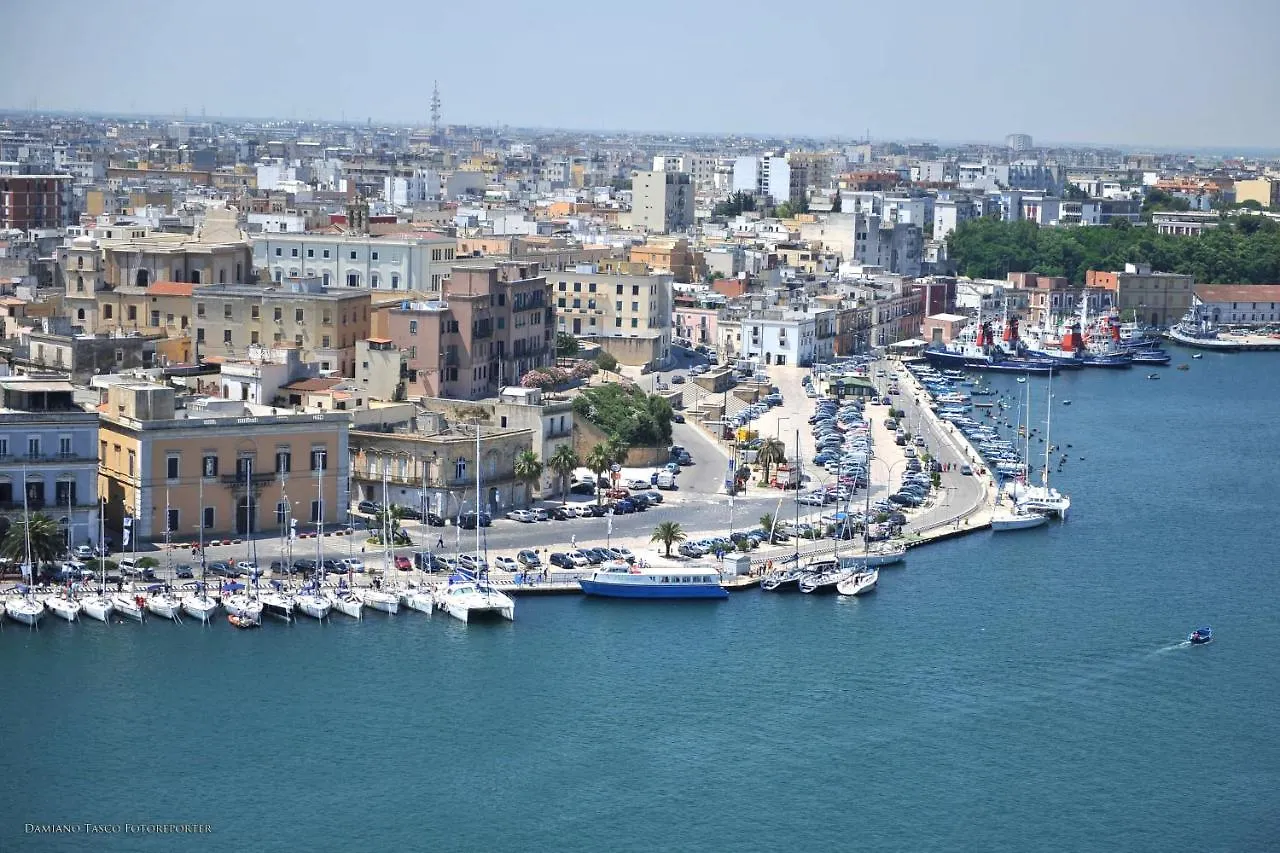 Bed and Breakfast Pacuvius Home Suite B&B Μπρίντιζι